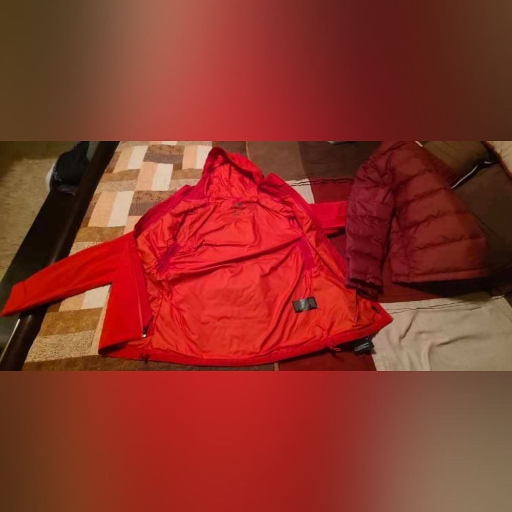 BNWT The North Face 2 in 1 Jacket. Men's small/Women's M
